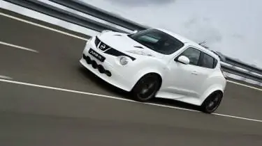 Детали Nissan Juke R и Nismo