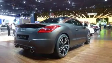 Peugeot RCZ R на автосалоне в Париже