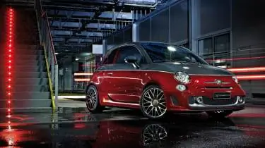 Обновление Abarth 500 и 595