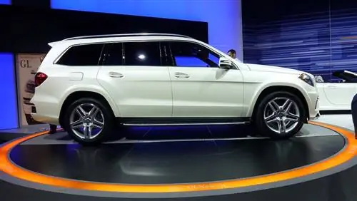 Шоу в Нью-Йорке: Mercedes-Benz GL-Class