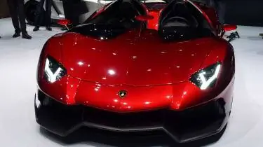 Женева 2012: больше фотографий Lamborghini Aventador J