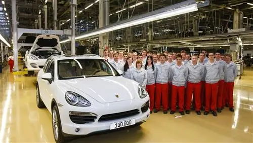 Porsche отмечает 100-тысячный Cayenne