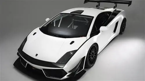 Новый гоночный автомобиль Lamborghini Gallardo LP600 GT3