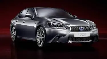 Lexus GS F Спорт спереди