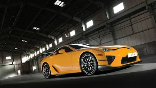 Lexus LFA проезжает Нюрбургринг за 7:14