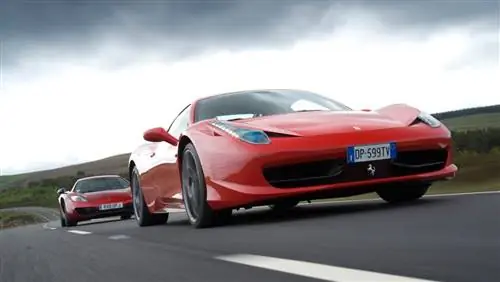 Ferrari 458 побеждает McLaren MP4-12C