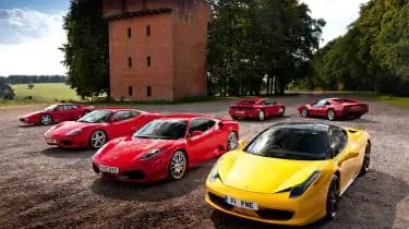 Ferrari 458 Italia встречается с моделями 308, 348, F355, 360 и F430.