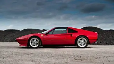 Боковой профиль Феррари 308