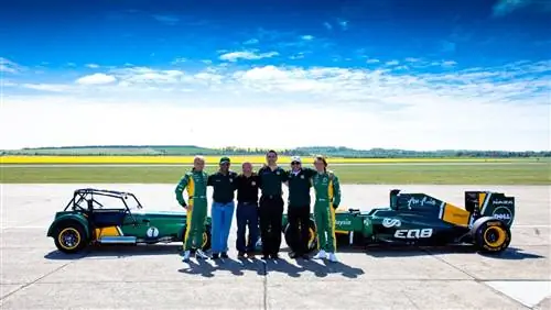 Caterham куплен Team Lotus