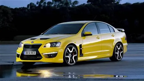 Новый Vauxhall VXR8 в автосалонах