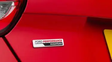 Ford Focus RS Red Edition - Значок