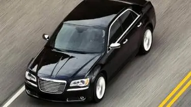 Новый спортивный седан Chrysler 300C