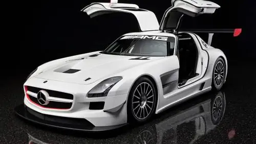 Гоночный автомобиль Mercedes SLS AMG GT3