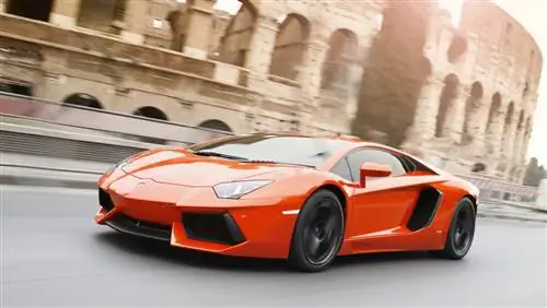 За рулем: Lamborghini Aventador LP700-4