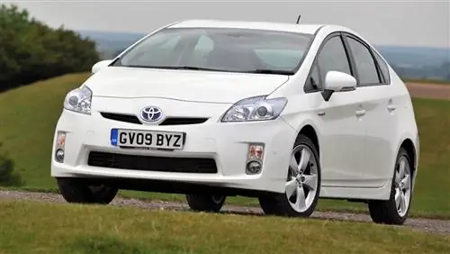 Toyota Prius T Spirit 1.8 авто обзор