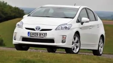 Toyota Prius T Spirit 1.8 авто обзор
