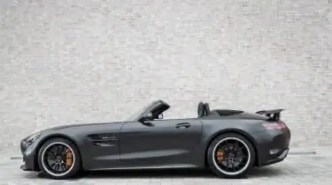 Mercedes-AMG GT R Родстер сбоку