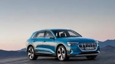 Audi e-Tron - передняя четверть