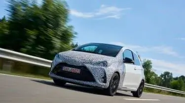 Toyota Yaris GRMN - переднее слежение