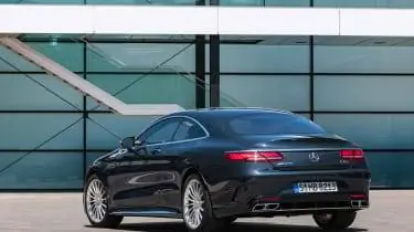 Mercedes S 65 купе - сзади