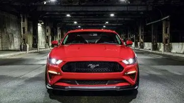 Ford Mustang GT Performance Pack Уровень 2 - передняя часть