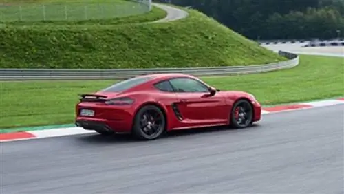 Представлены близнецы Porsche 718 GTS Boxster и Cayman