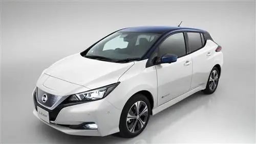 Совершенно новый Nissan Leaf получил увеличенный запас хода и более строгий стиль