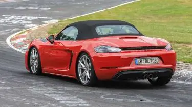 Шпионский снимок Porsche 718 Boxster GTS - сзади