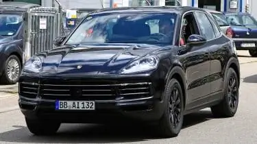 Шпионский снимок Porsche Cayenne спереди