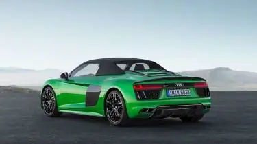 Audi R8 Plus Spyder - задняя крыша поднята