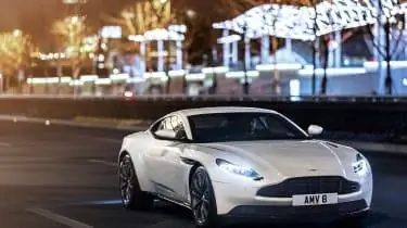 Aston Martin DB11 V8 - статическая передняя часть