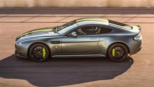 Aston Martin выпускает специальные версии AMR на базе Vantage