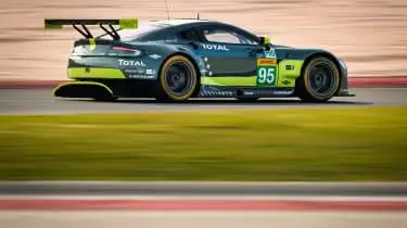 WEC 2017 - Aston Martin V8 GTE сзади