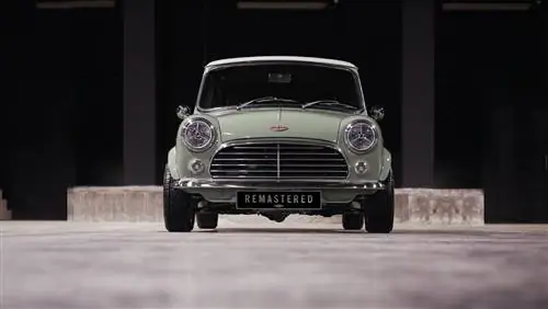 David Brown Automotive переносит классический Mini в 21 век