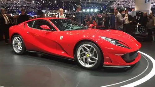 Новый Ferrari 812 Superfast затмевает шоу в Женеве