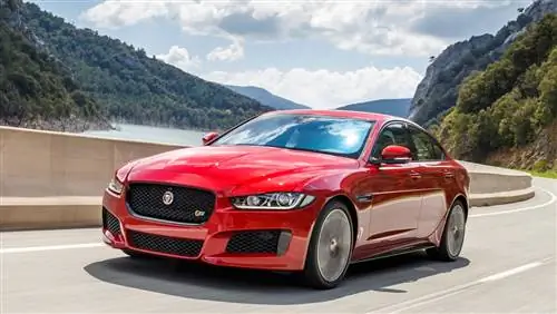 Jaguar обновляет XE, XF и F-Pace на 2017 год