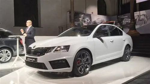 Книга заказов Skoda Octavia vRS 2017 года открыта