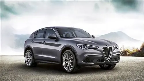 Книга заказов Alfa Romeo Stelvio First Edition открыта