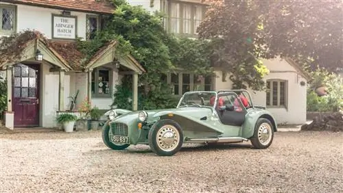 Caterham Seven Sprint - ретро-модель распродана за семь дней