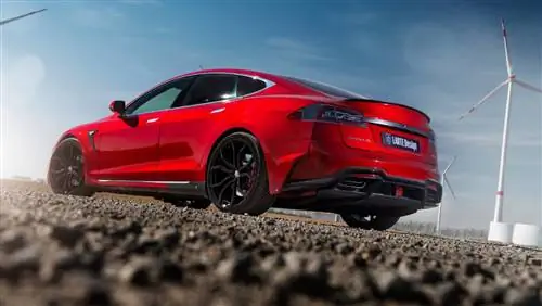 Voltes выводит на рынок Великобритании модификацию Tesla Model S