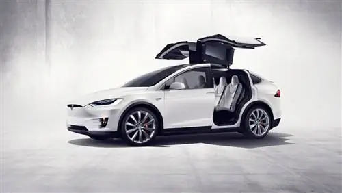 Tesla Model X получает вариант 60D начального уровня стоимостью 64 тысячи фунтов стерлингов