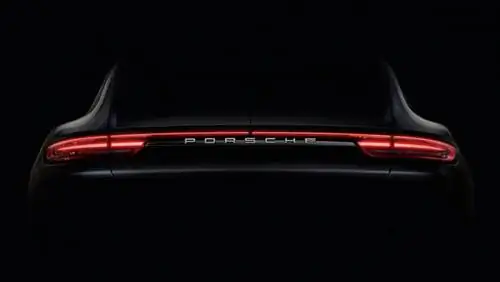 Вышел тизер нового Porsche Panamera