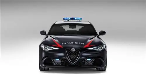 Alfa Romeo Giulia QV - новый автомобиль итальянской полиции мощностью 503 л.с