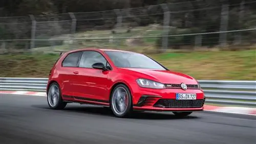 Официальный представитель Volkswagen Golf GTI Clubsport S - самый мощный GTi в истории побил рекорд круга на Нюрбургринге