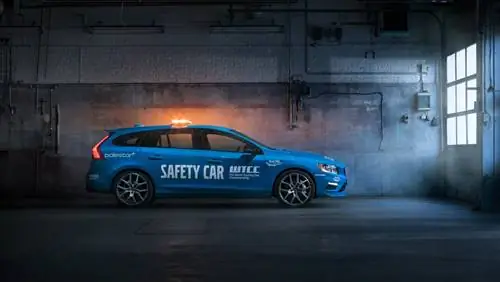 Автомобиль безопасности Volvo V60 Polestar - официальный гоночный автомобиль WTCC 2016 года