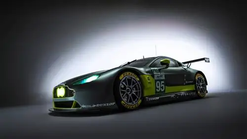 Представлены гоночные модели Aston Martin Vantage GTE и GT3 2016 года