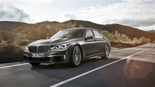 BMW M760Li xDrive V12 дебютирует с Alpina B7 в прицеле