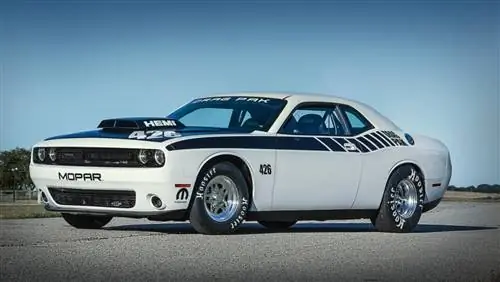 Dodge Challenger Drag Pak поддерживает прямолинейный темп