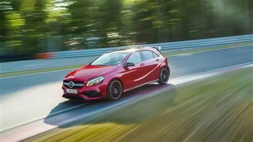 Mercedes-AMG A45 - самый мощный серийный хот-хэтч