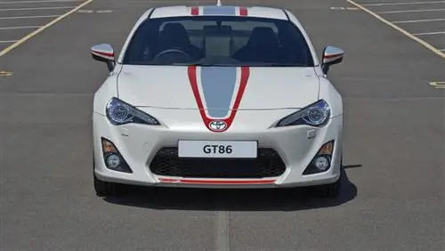 Toyota GT86 Blanco – специальное полосатое издание пополнило обновленную линейку